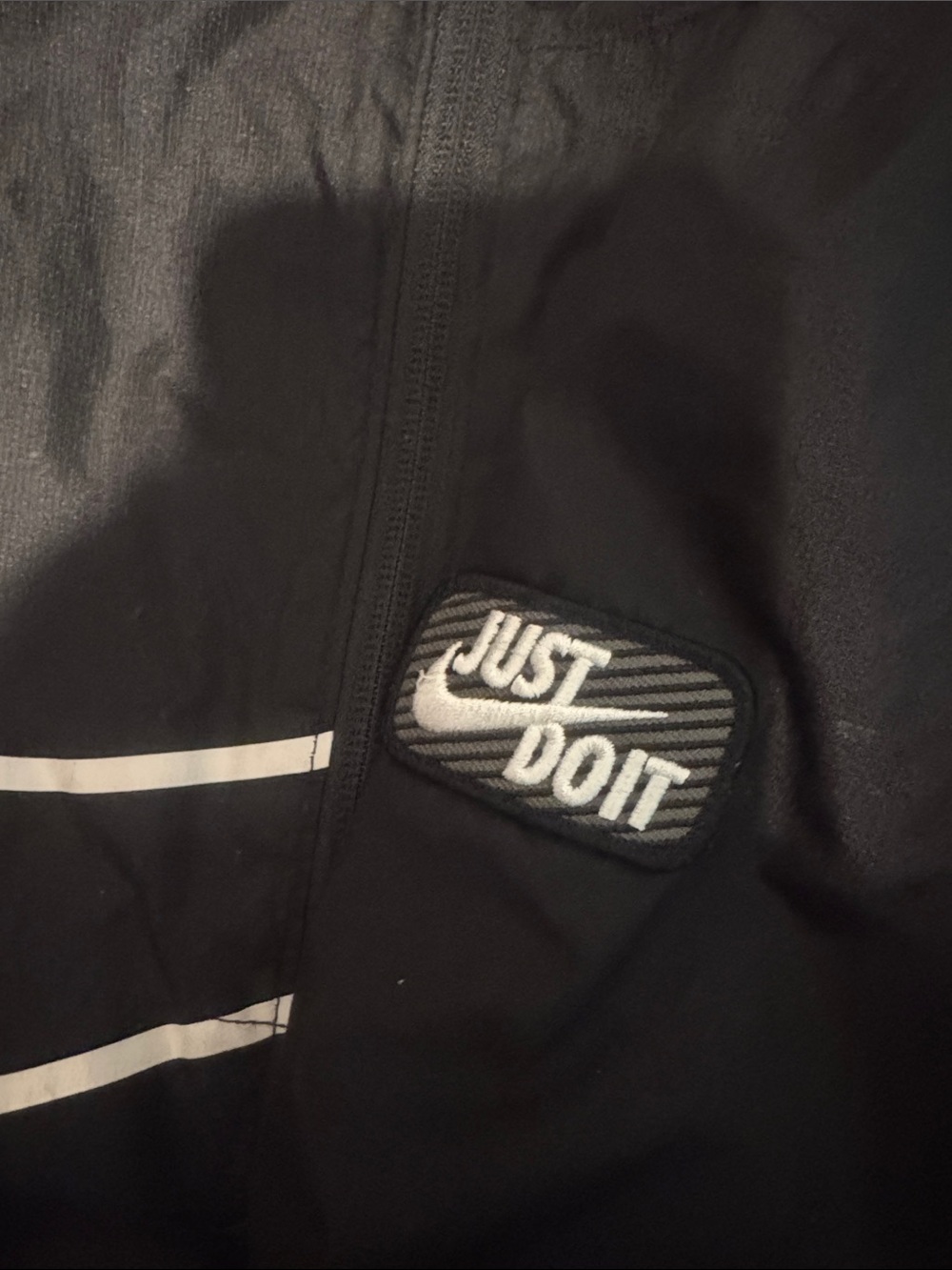 Nike Black Kids' Hooded Windbreaker with White Swoosh size 6 (M) - Picture 2 of 6